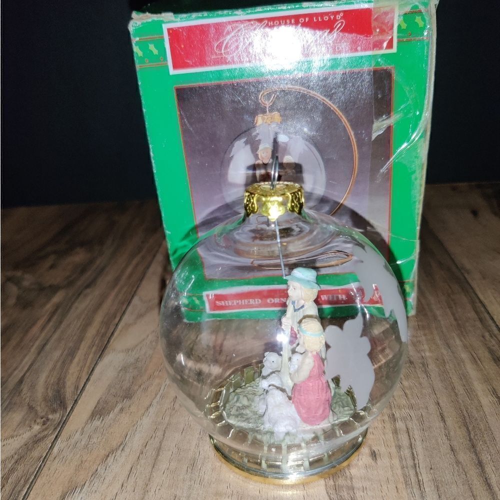 House Of Lloyd Christmas Around The World Shepherd Ornament With Stand 1998 - Picture 5 of 10